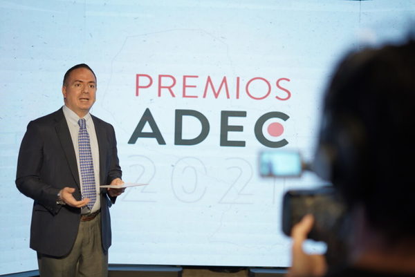 ADEC premia gestión empresarial paraguaya con impacto positivo | OnLivePy