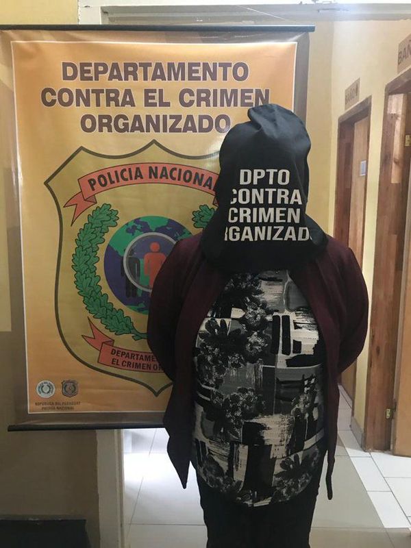 Detienen exfuncionaria municipal buscada por varios casos de estafa - Nacionales - ABC Color