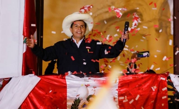 Diario HOY | Castillo lidera las elecciones peruanas con el 100 % de las actas procesadas