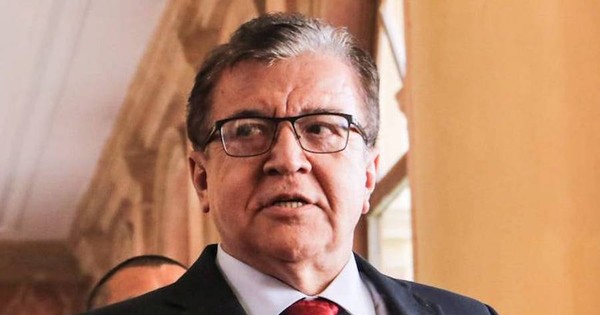 La Nación / Llano denuncia más despilfarros en la EBY de la mano del “Virrey”