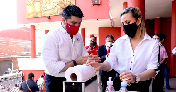 La Nación / “Nenecho” confía en su triunfo en las próximas internas