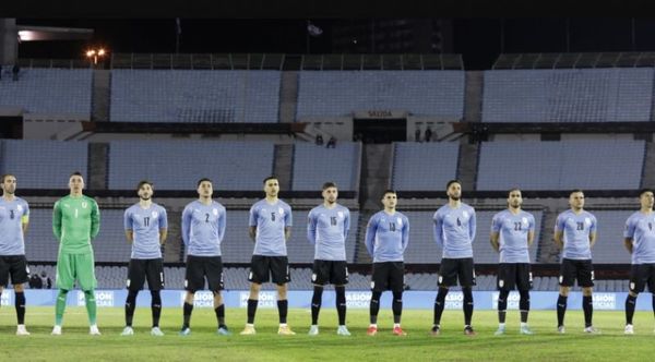 Con Cavani en la lista, Uruguay se marcha a Brasil