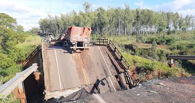 Caída de puente: Estado debería indemnizar a familias, pero no lo hará por “miserable”, dice abogado - Nacionales - ABC Color