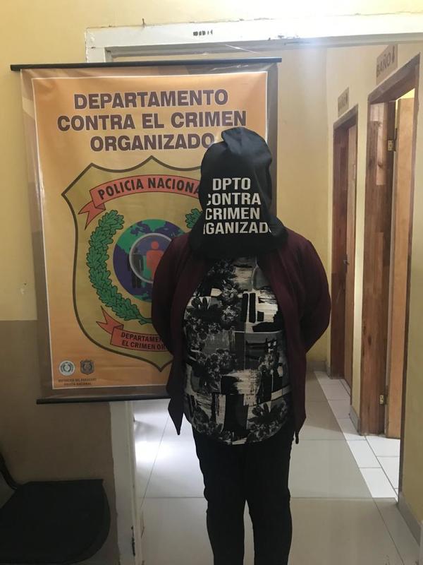 Detienen a abogada con ocho órdenes de captura