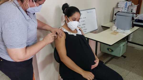 Inicia vacunación a embarazadas en Concepción