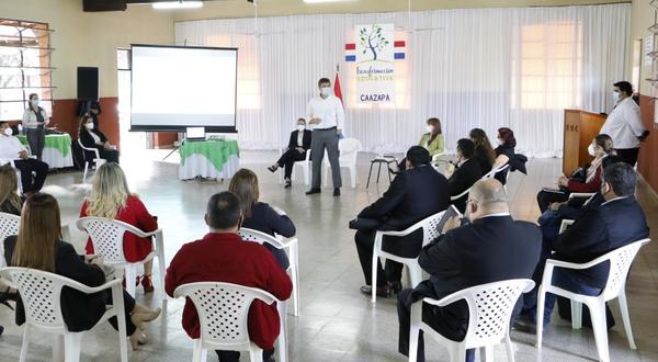 MEC exhorta a sectores políticos y sociales de Caazapá a involucrarse en la Transformación Educativa paraguaya | .::Agencia IP::.