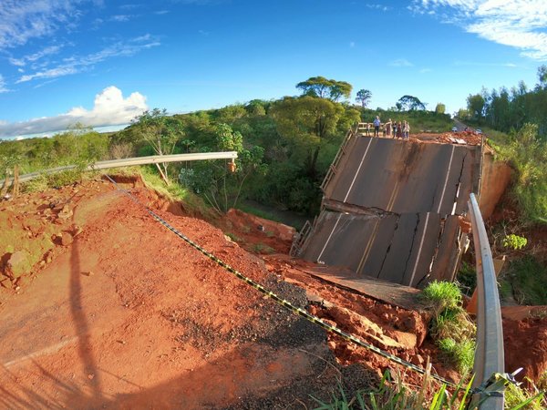 Por falta de presupuesto, insumos y materiales no se pudo restaurar puente de Tacuatî de forma completa, alega MOPC