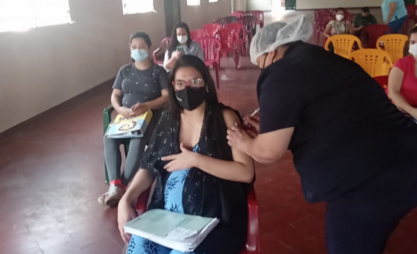 Diario HOY | Círculo de Médicos pide inmunizar a embarazadas desde el cuarto mes