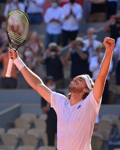 Tsitsipas gana a Zverev y avanza a la gran final del Roland Garros