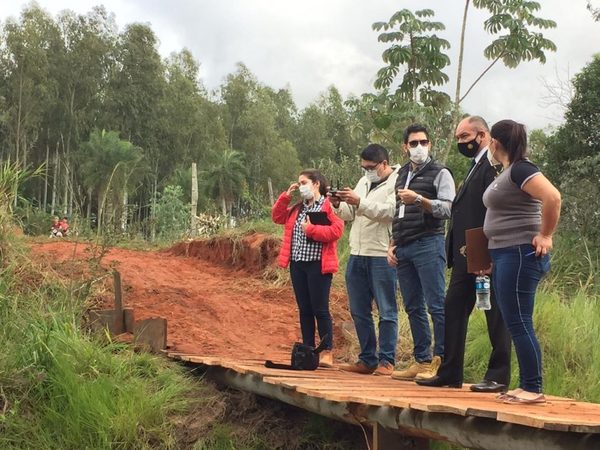 Fiscales se constituyen en Tacuatí para investigar el colapso del puente | Ñanduti