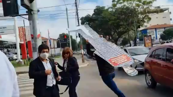 Incidentes entre funcionarios y autoconvocados