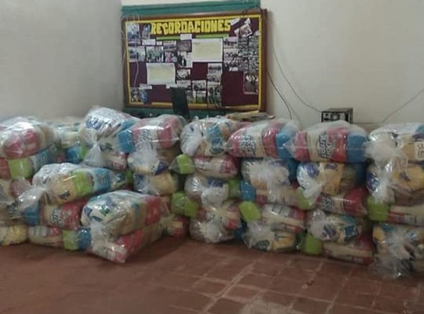 Tras mucha demora inician distribución de kits de víveres