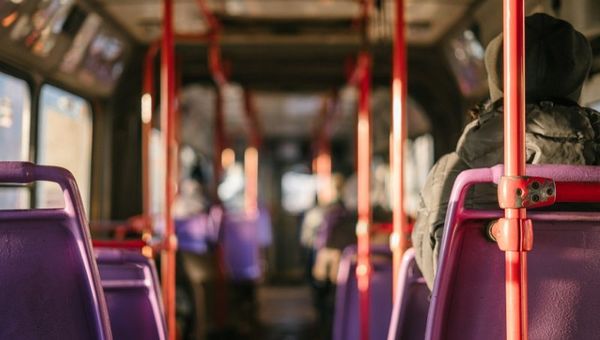 Otorgan permiso a vehículos especiales para prestar servicios de transporte público durante el paro | Ñanduti