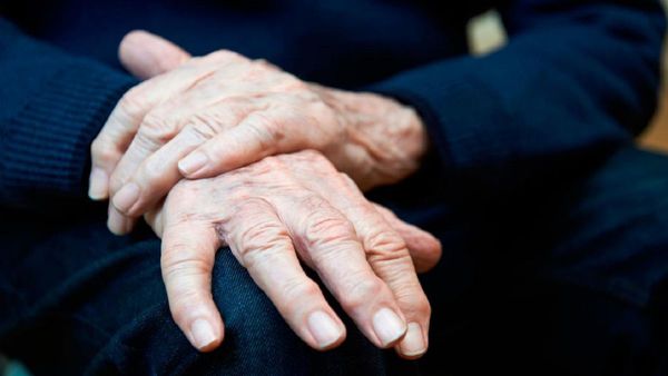 Abuelo fue entregado a su sobrina y autoridades impulsarán denuncia