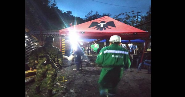 La Nación / Al menos dos muertos y siete personas atrapadas tras accidente minero en Colombia