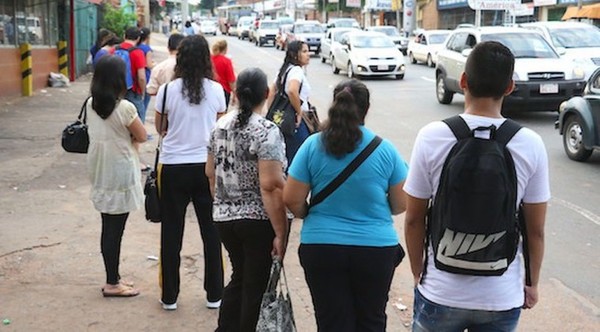 Otorgan permiso a vehículos especiales para prestar servicios de transporte público durante el paro