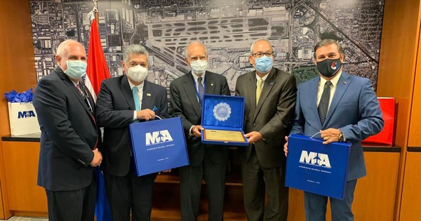 La Nación / Aeropuertos de Miami y Asunción sellan alianza estratégica