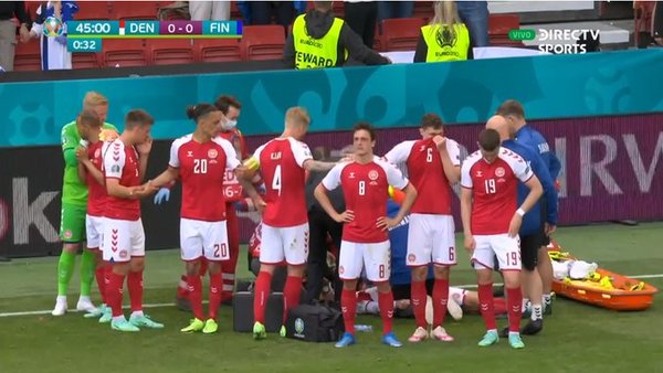 El jugador danés Christian Eriksen sufre un paro cardíaco durante el encuentro con Finlandia por la Eurocopa