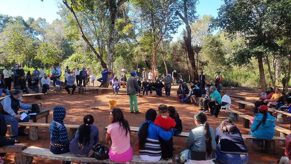 Nativos Pai Tabyterá rezaron por libertad de Óscar Denis