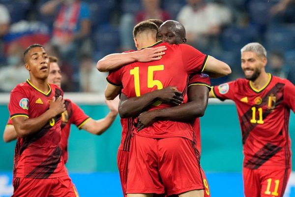 Bélgica gana sin despeinarse - Fútbol Internacional - ABC Color