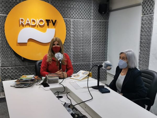 Condecoran a Delicia Villagra-Batoux en el Senado de Francia | Ñanduti