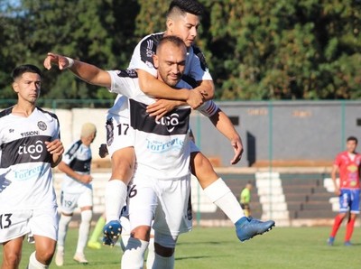 Victorias en jornada sabatina de la Primera B - APF