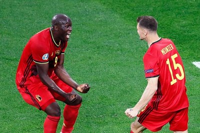Bélgica arrasa a Rusia con exhibición de Lukaku