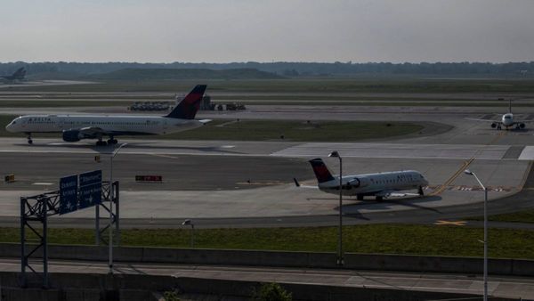 Hombre en vuelo amenazó con “derribar el avión” en EEUU