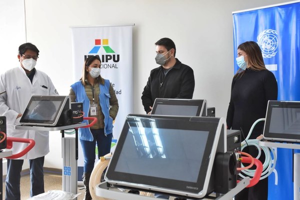 Itaipu entrega nuevo lote de equipos e insumos al Hospital Respiratorio del Alto Paraná - La Clave