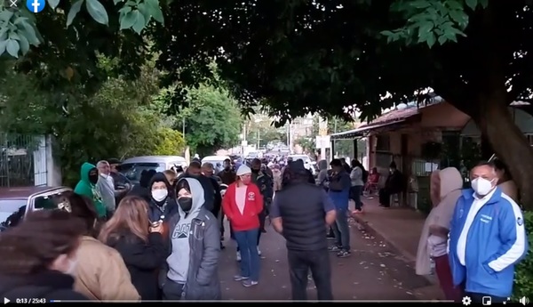 Mucho sacrificio de quienes quieren vacunarse, pero también de personal sanitario » San Lorenzo PY