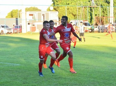 General Caballero golea para mantenerse en lo alto de la Intermedia