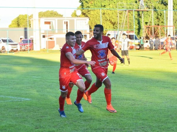 General Caballero golea para mantenerse en lo alto de la Intermedia