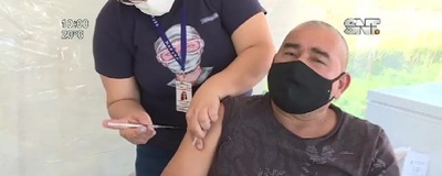Así avanza el proceso de vacunación en el Hospital Hernandarias y Paseo Parque de la Salud - SNT