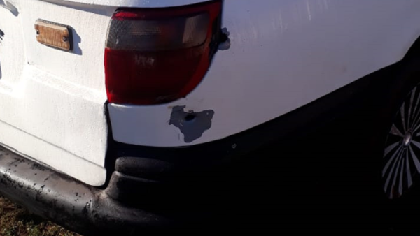 Disparan a vehículo estacionado en Presidente Franco