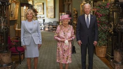¡Para despedirse de Reino Unido! Biden toma un té con la reina Isabel II en el castillo de Windsor