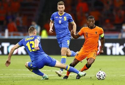 Países Bajos somete a Ucrania en un partido de infarto - Fútbol Internacional - ABC Color