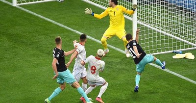 La Nación / Inglaterra y Holanda arrancan bien