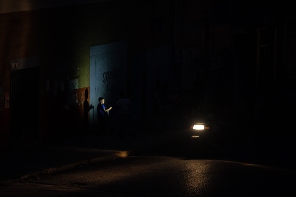 Un fallo eléctrico deja sin luz gran parte de Caracas y varios estados más - MarketData