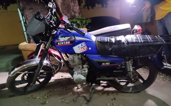 Capturan a una persona con una motocicleta robada - Nacionales - ABC Color