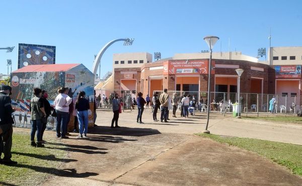 Autoridades pretenden apagar un incendio apenas con sus promesas - Nacionales - ABC Color