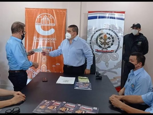 MUNICIPIO ENTREGA NUEVAMENTE APORTE AL CUERPO DE BOMBEROS VOLUNTARIOS DE ENCARNACIÓN