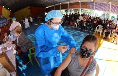 Paraguay inmunizó a más de 460.000 personas con la vacuna anticovid | .::Agencia IP::.