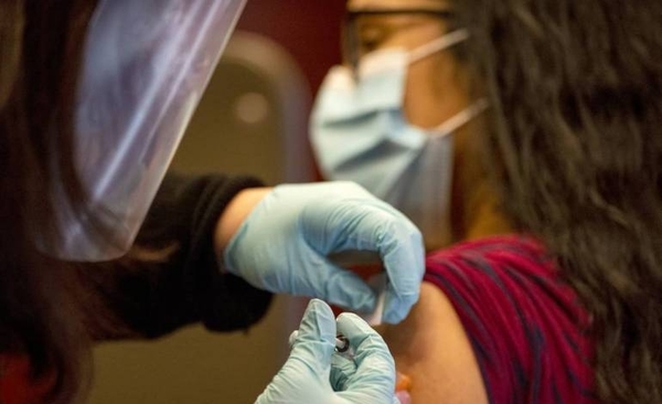 Diario HOY | Más de 870 mil inscripciones: jóvenes se anotaron masivamente para vacunarse