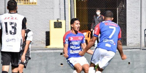 Independiente CG festeja en casa ajena y no suelta la punta de la División Intermedia