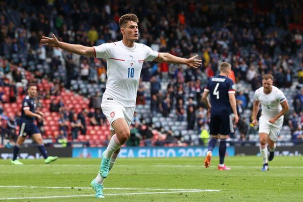 Schick se exhibe en Glasgow ante República Checa - Fútbol Internacional - ABC Color