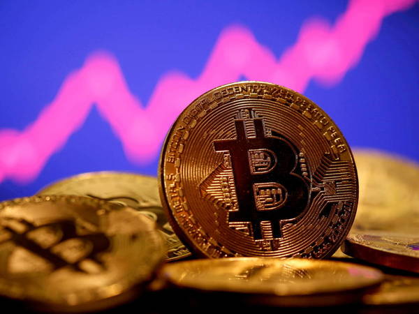 Sube el precio del bitcoin tras anuncio de Tesla: Volvería a aceptarlo como forma de pago