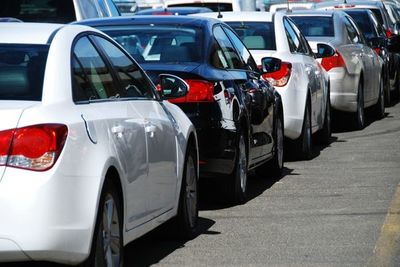 Se duplicaron las ventas de vehículos en abril, con fuerte repunte del comercio en general - MarketData