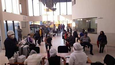 El fin de semana vacunaron a 2145 personas en el Hospital Santa Rosa de Lima – Prensa 5