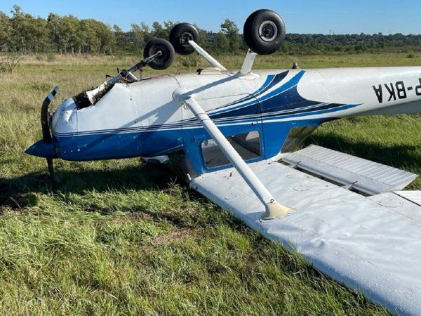 Aeronave capotó en Aeropuerto Silvio Pettirossi pero no hay heridos de gravedad - Noticiero Paraguay