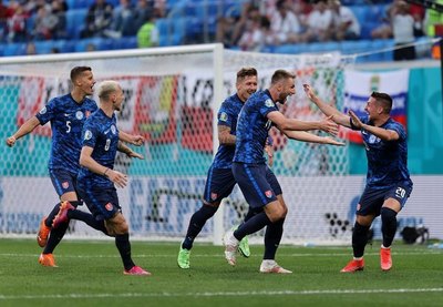 Eslovaquia sorprende a Polonia en su estreno en la Eurocopa